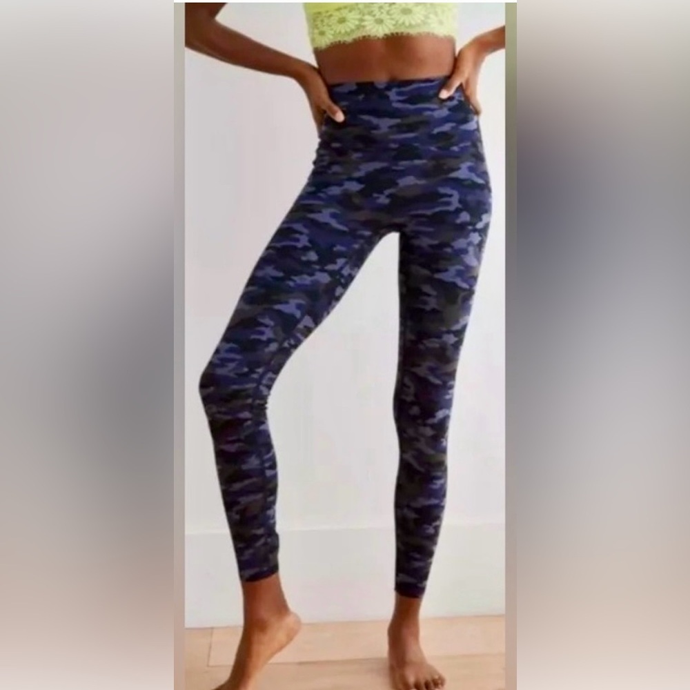 Offline By Aerie Blue‎ Camo Leggings